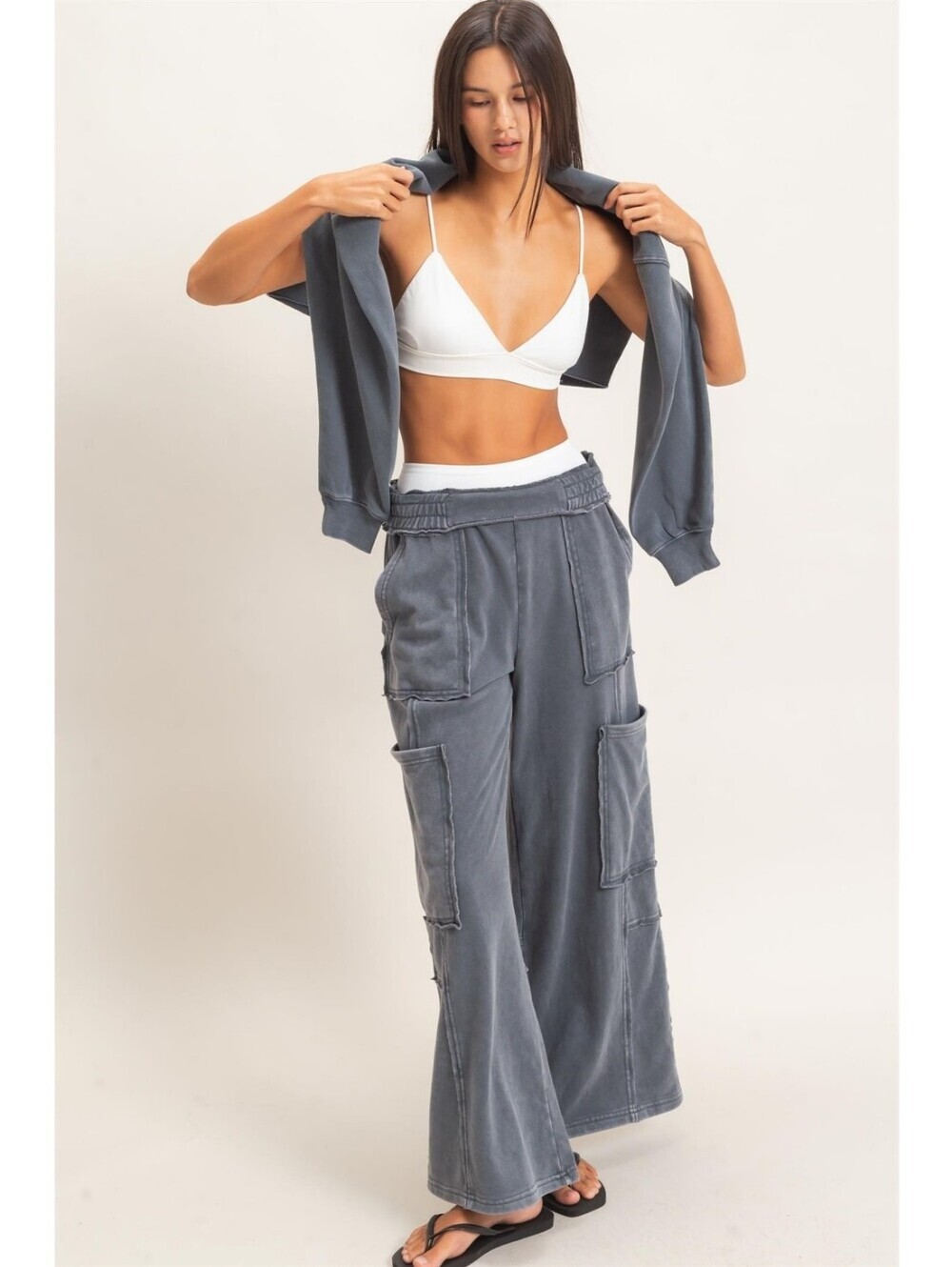 CloudDwellers Mineral Washed Cotton Blend Wide Leg Cargo Sweatpants Dark Grey - Picture 5 of 7